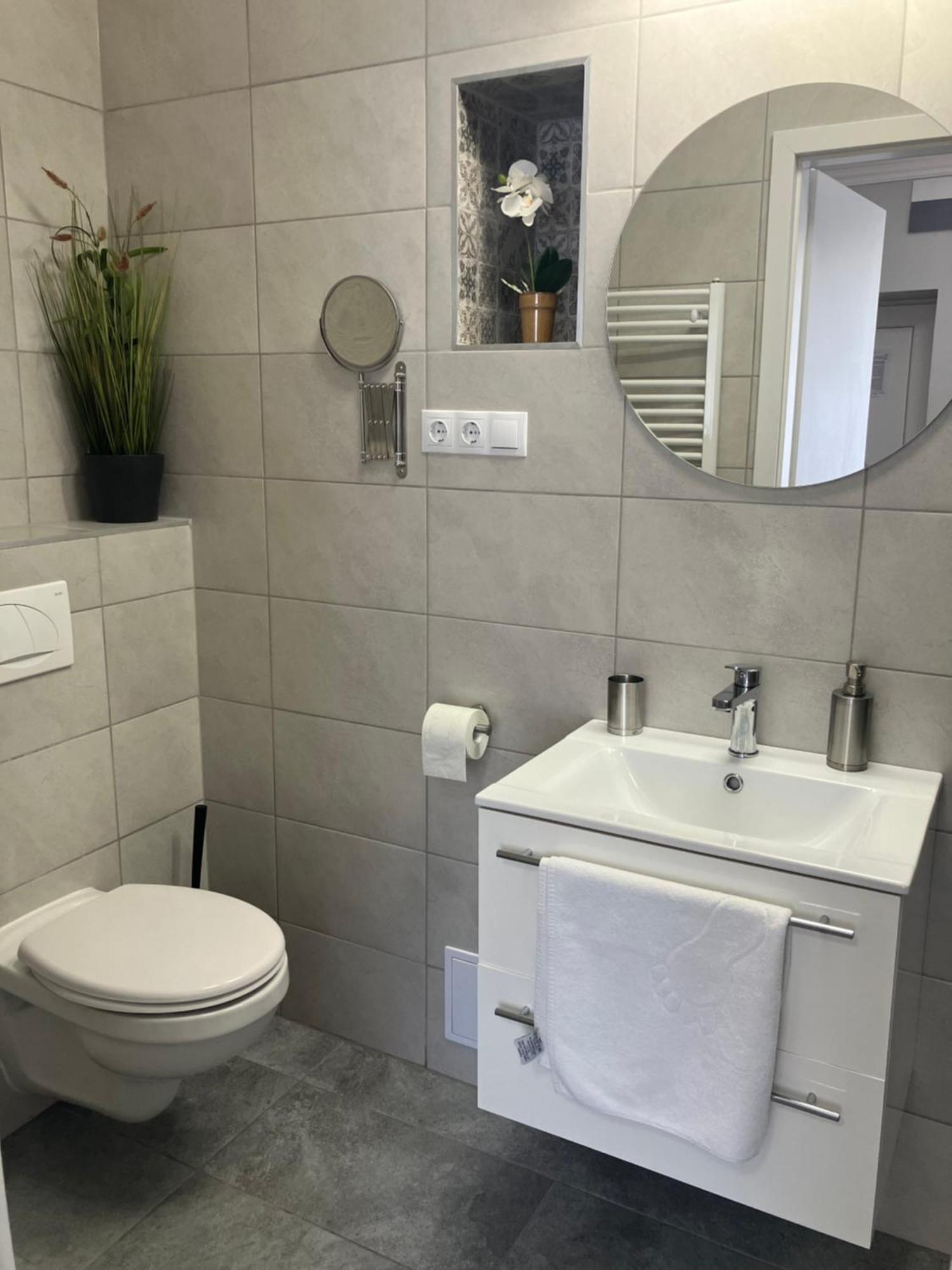 Illa Apartments Еґер Екстер'єр фото