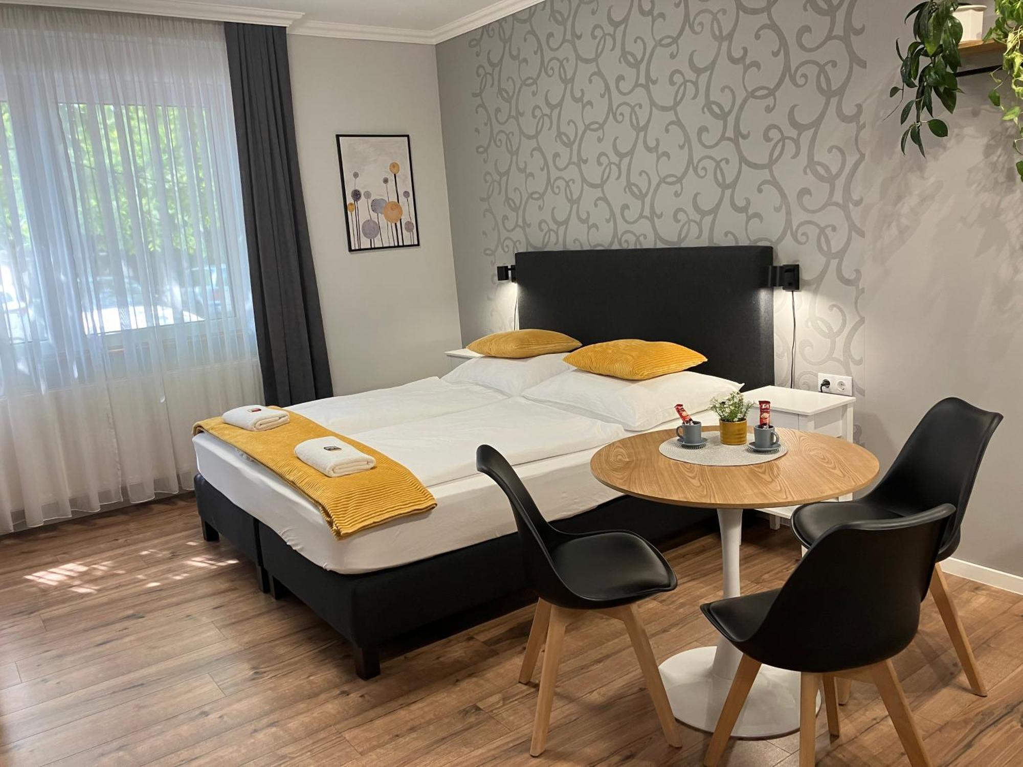 Illa Apartments Еґер Екстер'єр фото