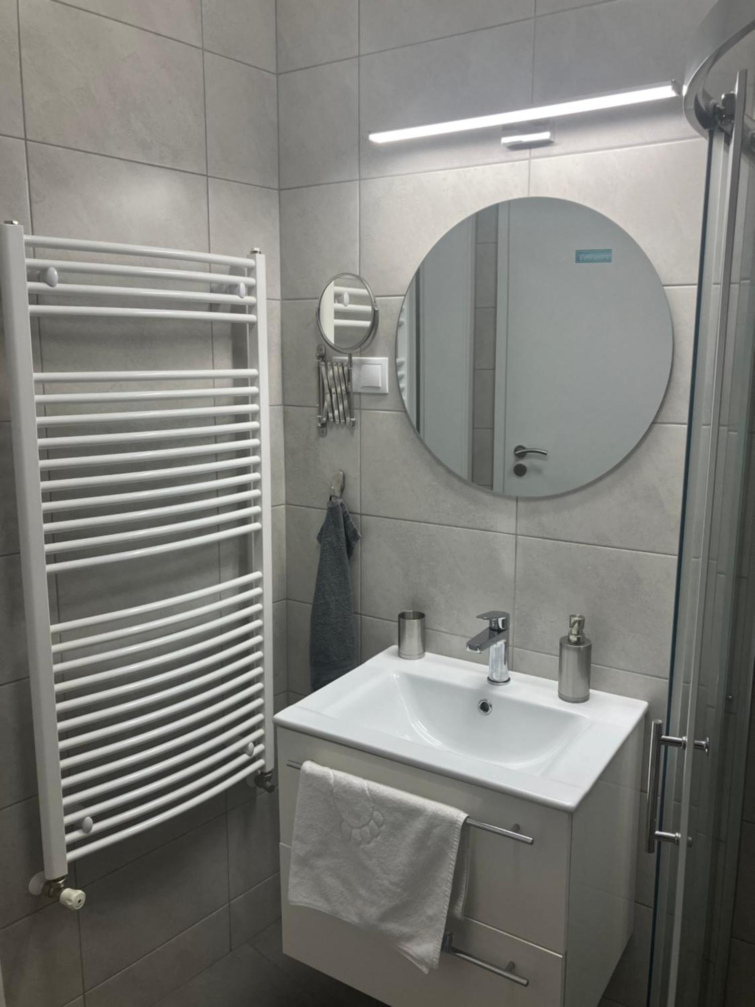Illa Apartments Еґер Екстер'єр фото