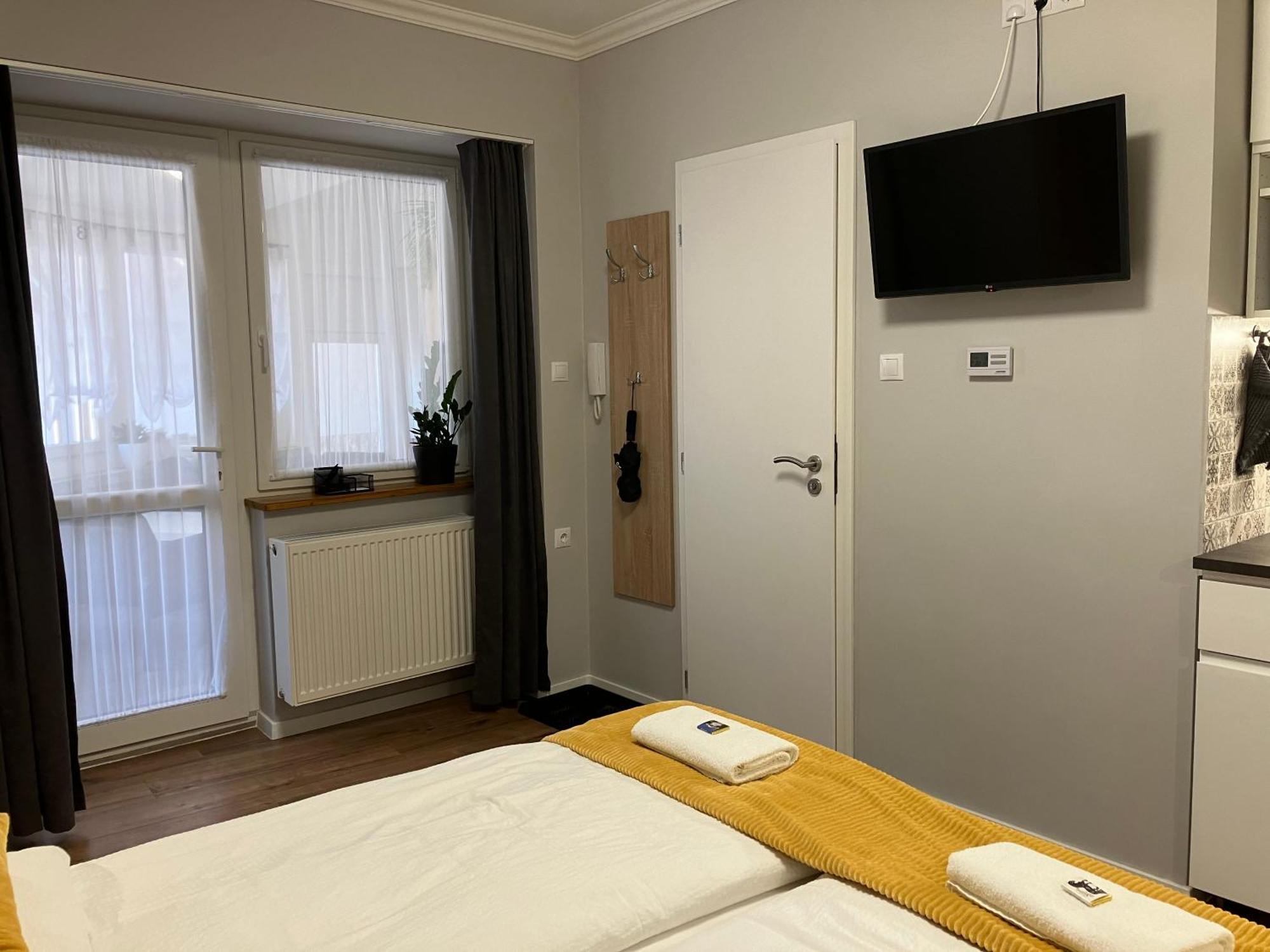 Illa Apartments Еґер Екстер'єр фото