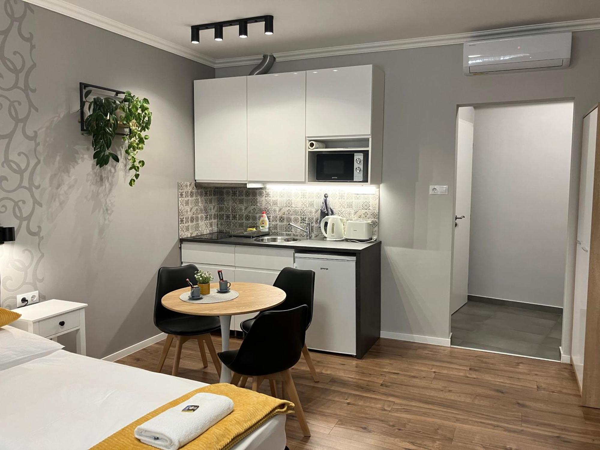 Illa Apartments Еґер Екстер'єр фото