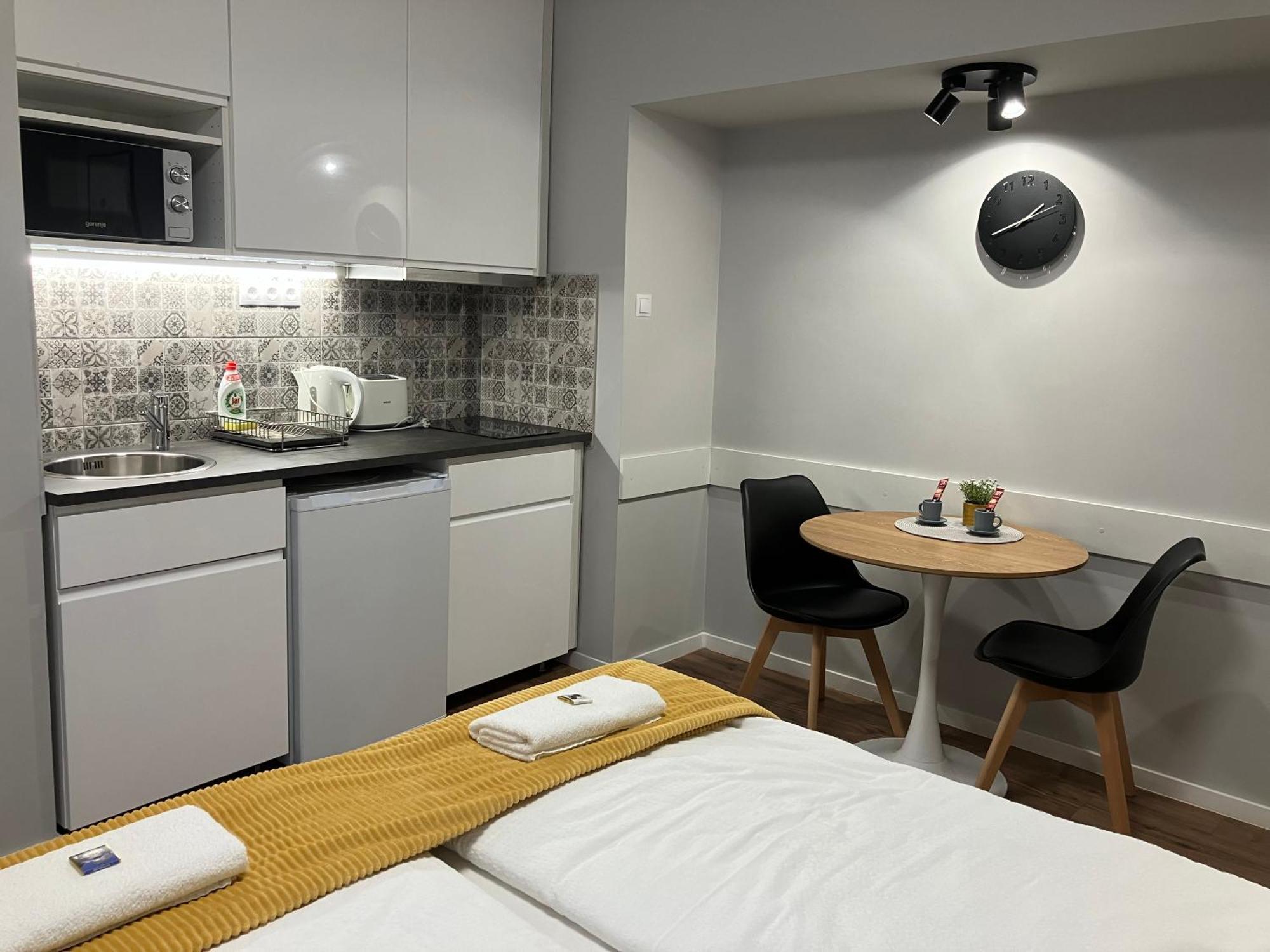 Illa Apartments Еґер Екстер'єр фото