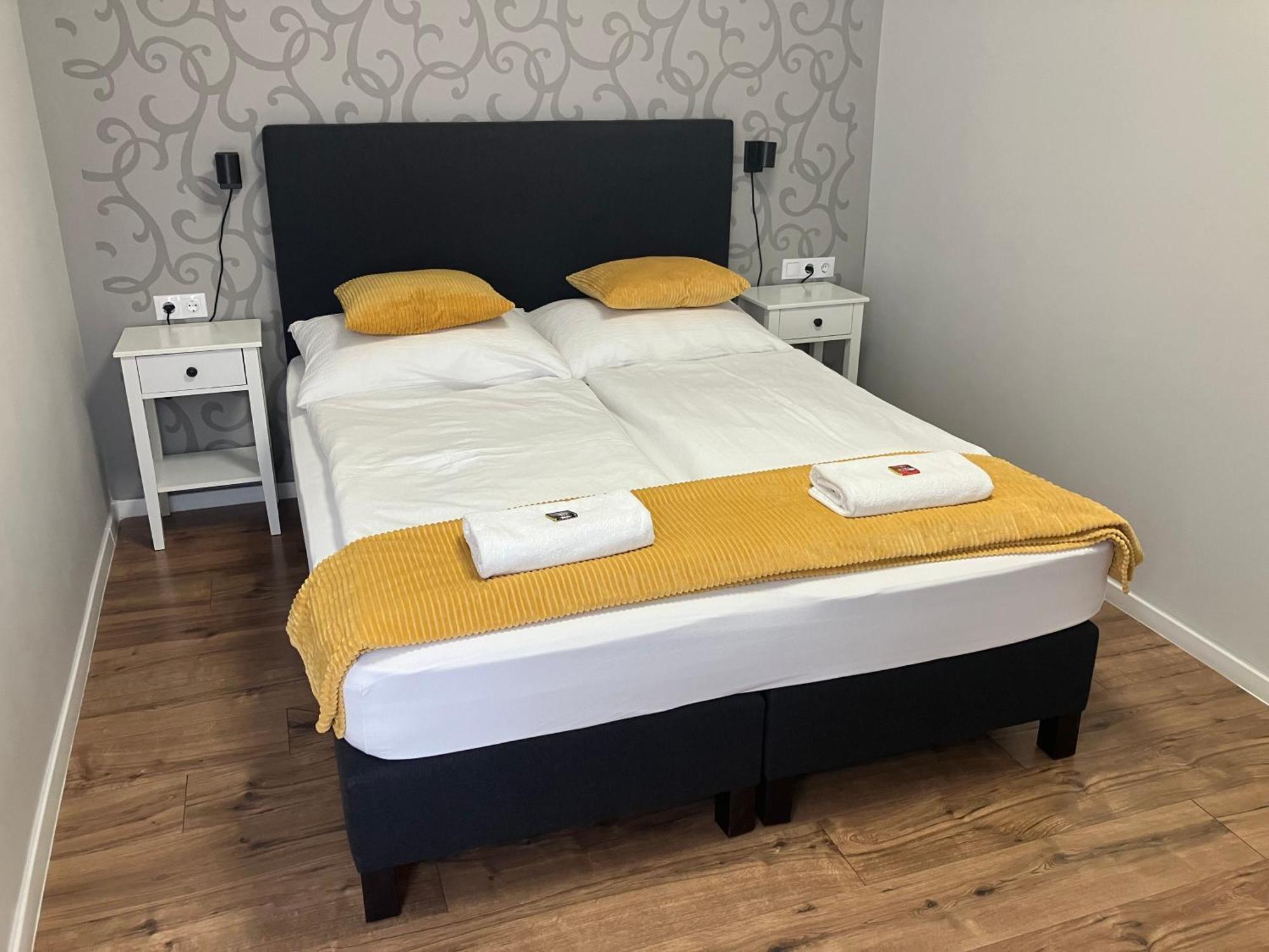 Illa Apartments Еґер Екстер'єр фото