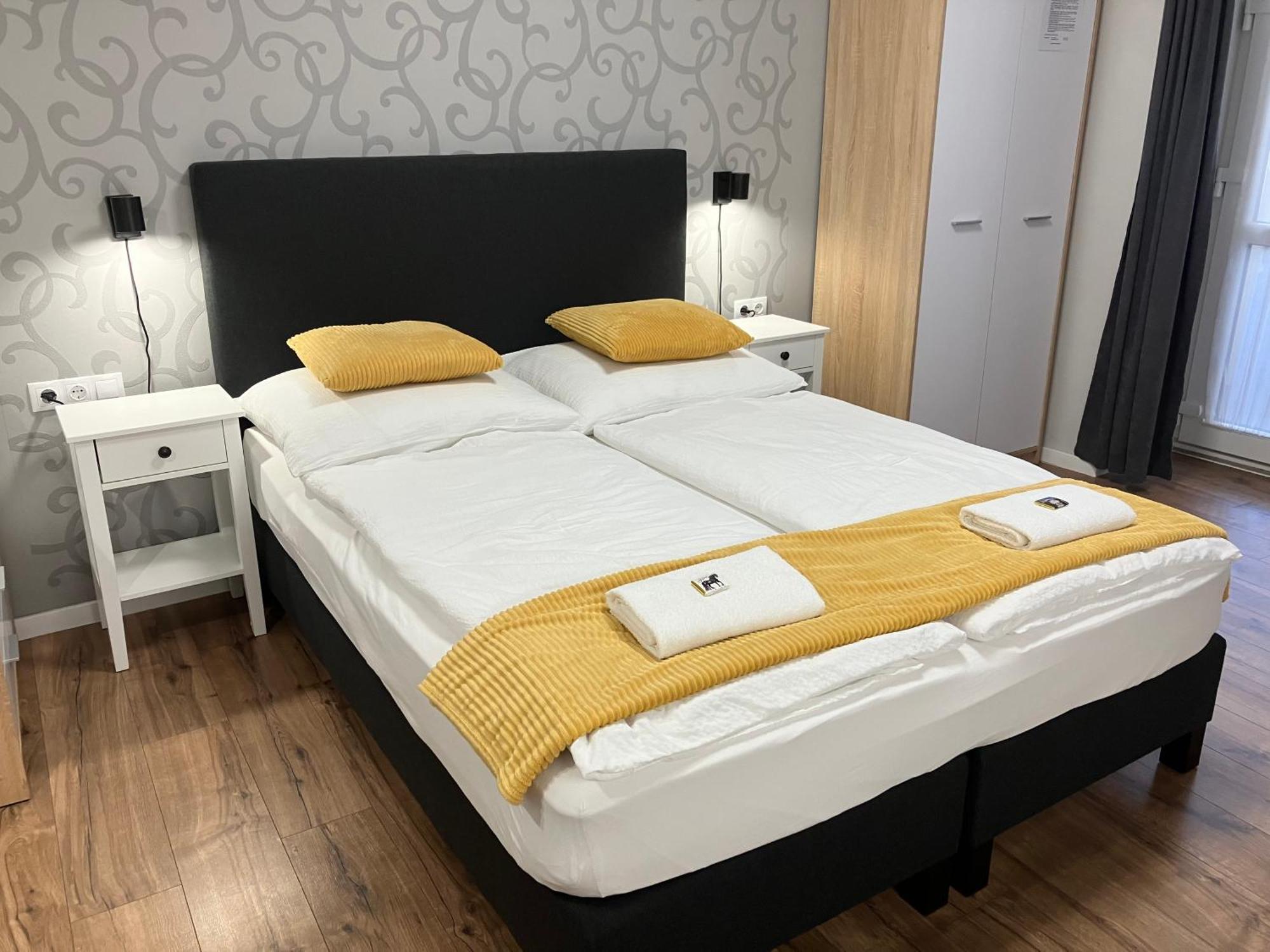 Illa Apartments Еґер Екстер'єр фото