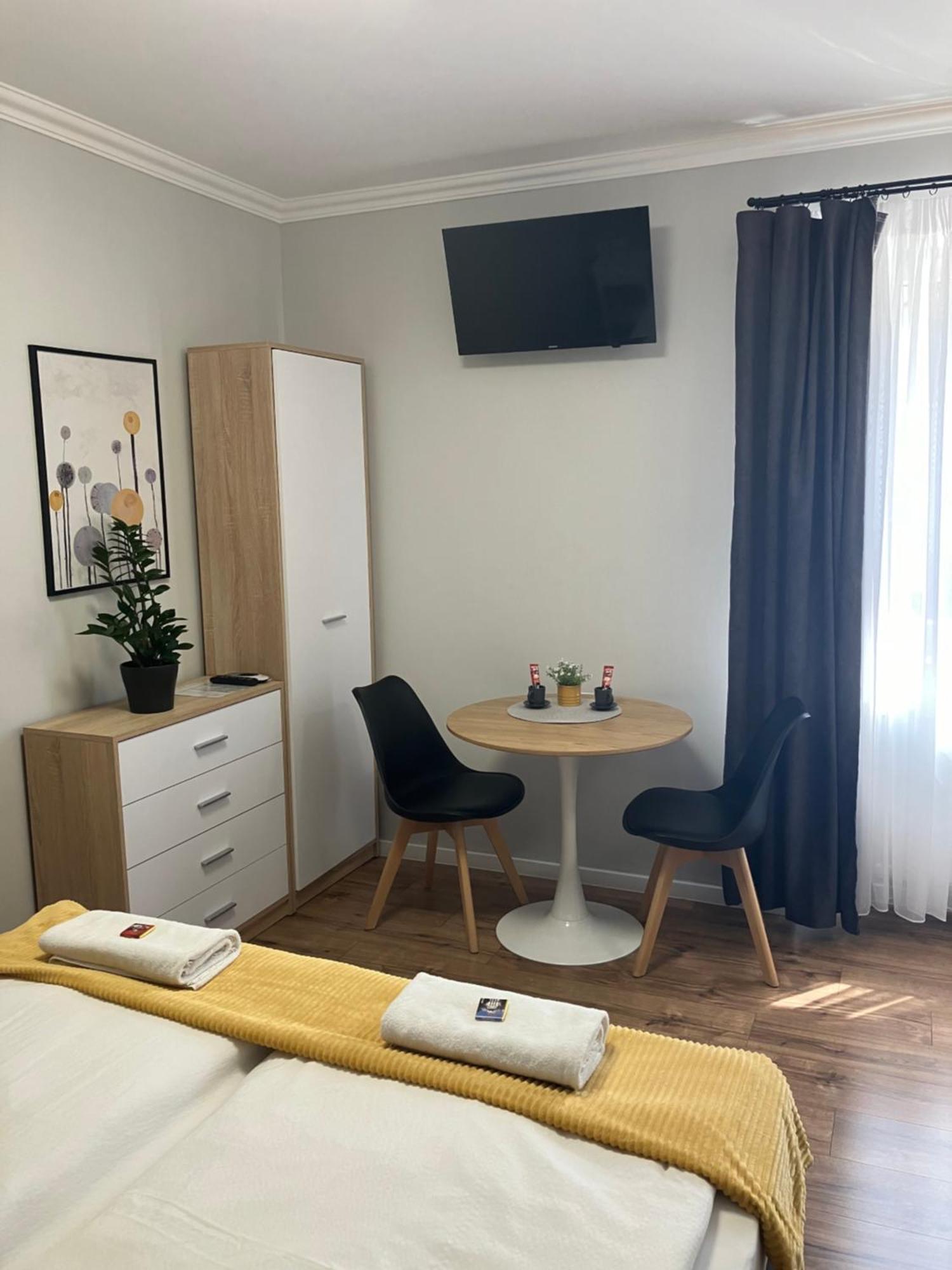 Illa Apartments Еґер Екстер'єр фото